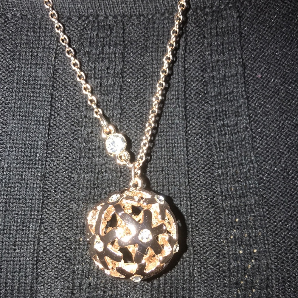Guess pocket full of posies flower ball rhinestone pendant necklace new - Picture 5 of 9